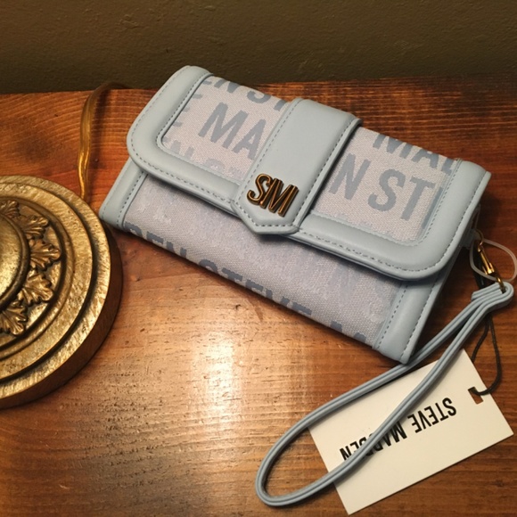 Steve Madden Wristlet - Picture 2 of 11